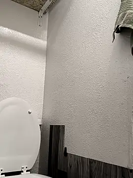 Julians26ne online show from March 13, 2026, 7:26 am