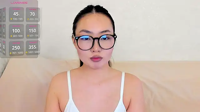 Snapshot of akino_hen chatting on October 15, 2025, 6:08 pm akino hen online show from October 15, 2025, 6:08 pm