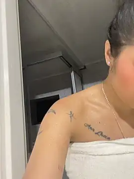 LuluMonroe Eup online show from February 13, 2026, 3:24 am