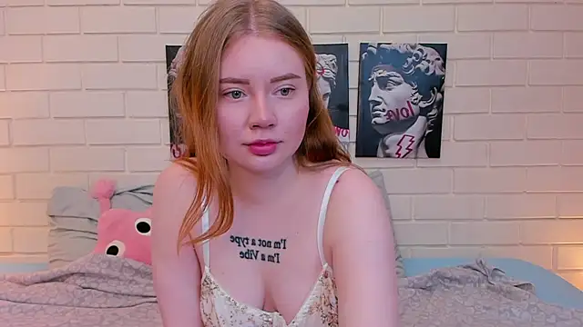 Lillie Berry online show from October 17, 2025, 4:59 am