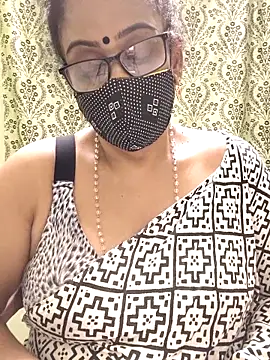 sweet-lotus online show from October 4, 2025, 6:28 pm