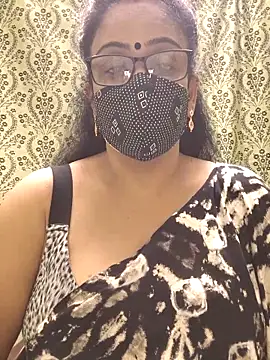 sweet-lotus online show from October 12, 2025, 5:01 pm