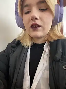 Snapshot of Cherry___Blossom chatting on October 23, 2025, 11:09 am Cherry Blossom online show from October 23, 2025, 11:09 am