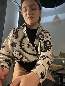 Snapshot of Cherry___Blossom chatting on November 27, 2025, 9:22 am Cherry Blossom online show from November 27, 2025, 9:22 am