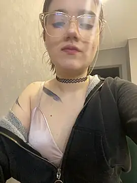 Snapshot of Cherry___Blossom chatting on December 19, 2025, 9:05 am Cherry Blossom online show from December 19, 2025, 9:05 am