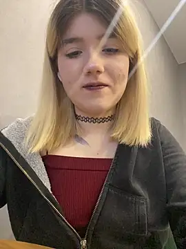 Snapshot of Cherry___Blossom chatting on January 11, 2026, 11:04 am Cherry Blossom online show from January 11, 2026, 11:04 am