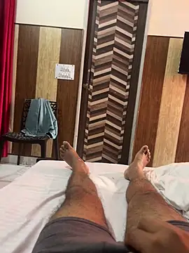 jucydick010887 online show from December 3, 2025, 4:31 am