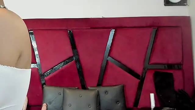 AlliceJelany online show from October 2, 2025, 7:21 pm