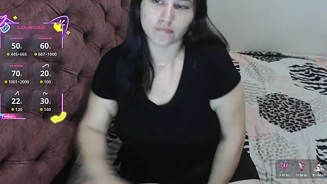 Snapshot of victoriadaniela chatting on December 18, 2025, 10:27 pm victoriadaniela online show from December 18, 2025, 10:27 pm