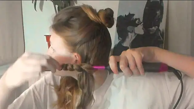 JuliaMuuun online show from March 21, 2026, 7:50 pm