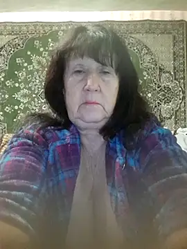 CrystalLime6411 online show from October 14, 2025, 11:16 pm