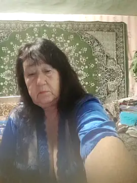 CrystalLime6411 online show from October 16, 2025, 10:11 pm