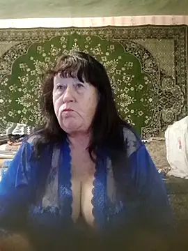 CrystalLime6411 online show from November 20, 2025, 11:32 am