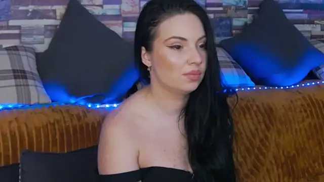 GrayLunna online show from November 19, 2025, 6:57 am