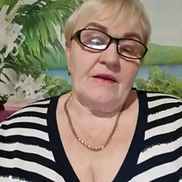 VioletSweet5566 online show from October 19, 2025, 1:34 pm