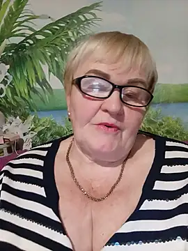 VioletSweet5566 online show from November 6, 2025, 6:42 pm