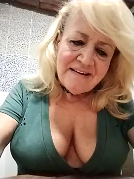 Snapshot of Belladama61 chatting on April 19, 2026, 6:24 am Belladama61 online show from April 19, 2026, 6:24 am