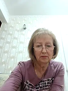 AlikaSwan5821 online show from October 20, 2025, 7:14 pm