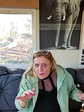 Snapshot of Misspapillon1840 chatting on November 26, 2025, 10:27 am Misspapillon1840 online show from November 26, 2025, 10:27 am