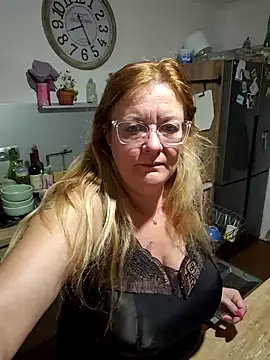 Snapshot of Misspapillon1840 chatting on November 28, 2025, 6:27 am Misspapillon1840 online show from November 28, 2025, 6:27 am