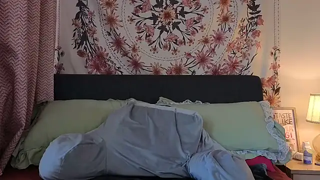 Daisyxoxo  online show from April 20, 2026, 8:39 am