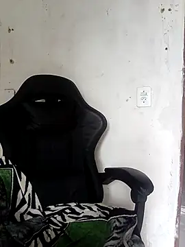 Snapshot of moreno25centimetro chatting on April 23, 2026, 1:13 pm moreno25centimetro online show from April 23, 2026, 1:13 pm