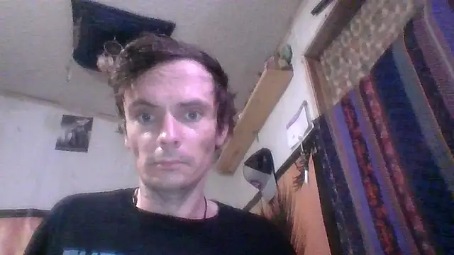Snapshot of RichardW chatting on November 3, 2025, 7:09 am RichardW online show from November 3, 2025, 7:09 am