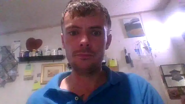 Snapshot of RichardW chatting on November 12, 2025, 5:19 am RichardW online show from November 12, 2025, 5:19 am