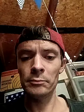 Snapshot of RichardW chatting on May 26, 2026, 11:06 am RichardW online show from May 26, 2026, 11:06 am