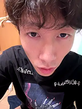 juri20cm online show from October 15, 2025, 5:57 pm