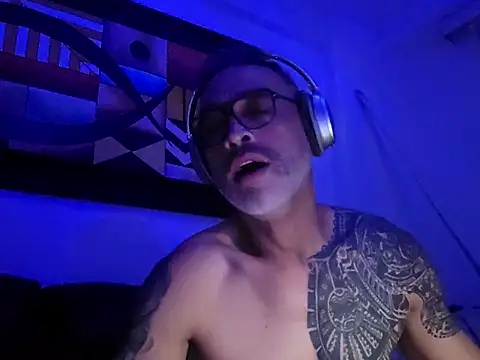 Johhan79 online show from November 21, 2025, 5:50 am