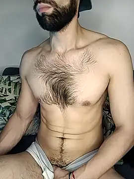 Snapshot of Enzo-wolf33 chatting on October 8, 2025, 2:20 am Enzo-wolf33 online show from October 8, 2025, 2:20 am