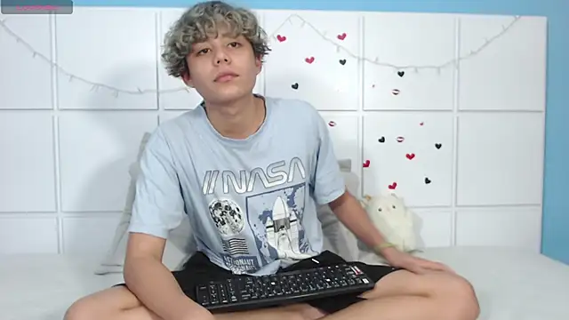 NathanBell online show from September 26, 2025, 12:03 am