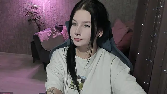 AlinaGreeeen online show from October 6, 2025, 2:31 am