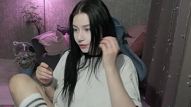 AlinaGreeeen online show from October 8, 2025, 3:48 am