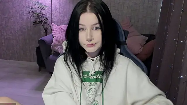 AlinaGreeeen online show from October 19, 2025, 5:52 am