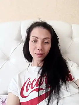 Snapshot of Princessa99885 chatting on June 9, 2026, 11:44 am Princessa99885 online show from June 9, 2026, 11:44 am