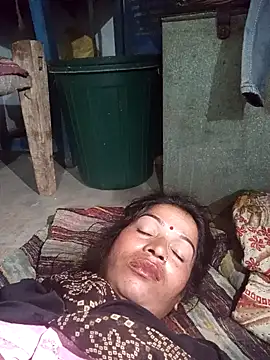 MISS LOVE 001 online show from November 6, 2025, 6:31 pm