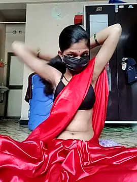 Shivani2002 online show from September 18, 2025, 7:32 am