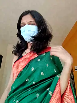 Shivani2002 online show from March 19, 2026, 5:33 am