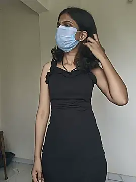 Snapshot of Shivani2002 chatting on July 17, 2026, 8:43 am Shivani2002 online show from July 17, 2026, 8:43 am