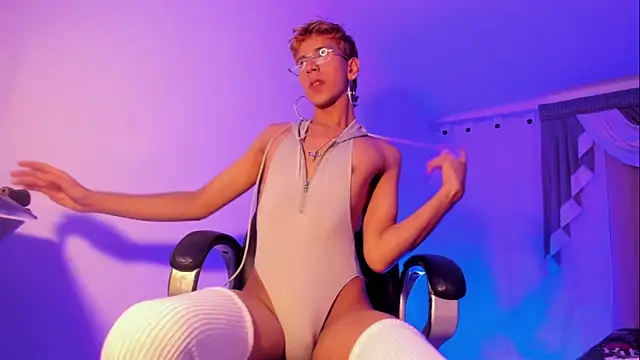 Angelicious Boy online show from November 29, 2025, 2:47 am