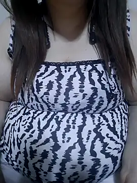 Snapshot of Madam-bezoul- chatting on January 31, 2026, 7:34 pm Madam-bezoul- online show from January 31, 2026, 7:34 pm