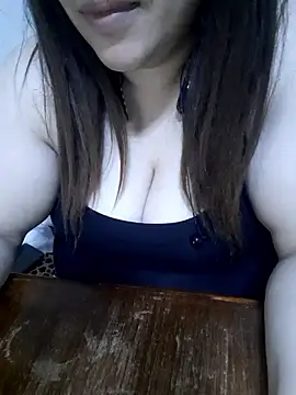 Snapshot of Madam-bezoul- chatting on February 2, 2026, 9:46 pm Madam-bezoul- online show from February 2, 2026, 9:46 pm