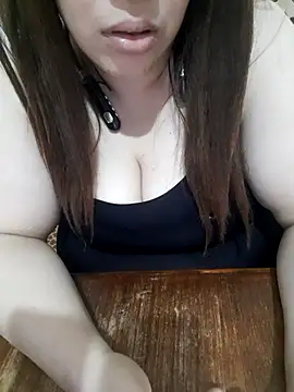 Snapshot of Madam-bezoul- chatting on February 16, 2026, 2:46 pm Madam-bezoul- online show from February 16, 2026, 2:46 pm