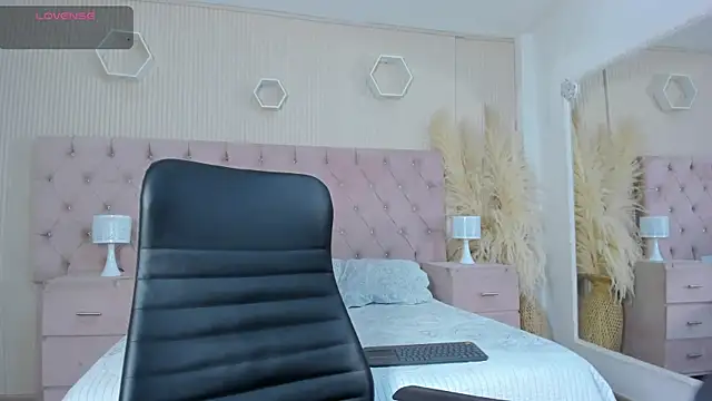 MadisonSky  online show from December 22, 2025, 12:57 pm