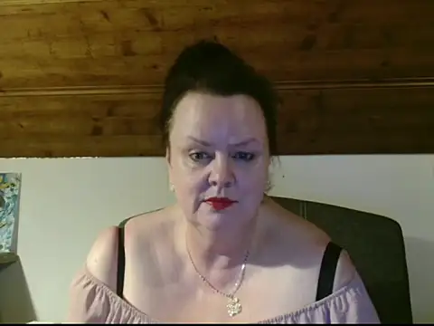 TiffanyMature online show from February 16, 2026, 9:33 pm