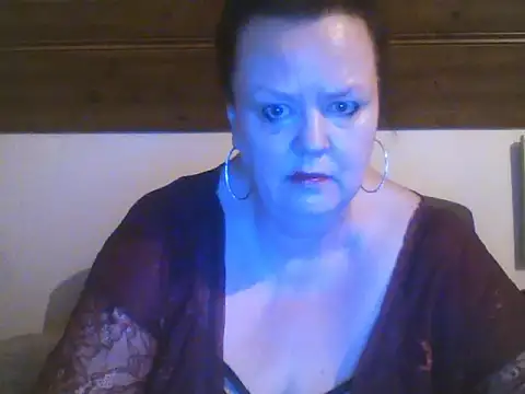 TiffanyMature online show from April 14, 2026, 8:04 pm