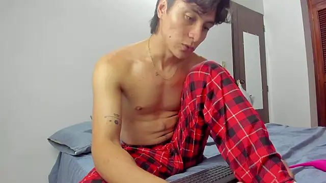 AlexanderHall online show from December 19, 2025, 2:29 am