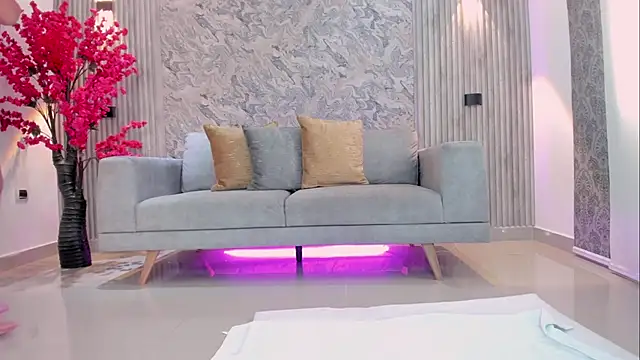 karlie small online show from March 2, 2026, 8:04 pm